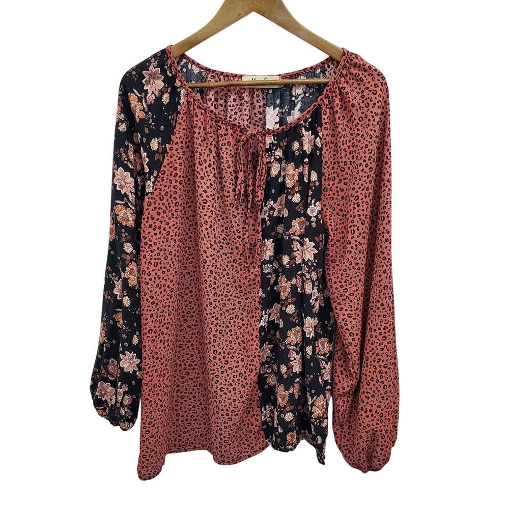 Haptics by Holly Harper Mauve Leopard and Floral Color Block Key Hole Top‎ 1X